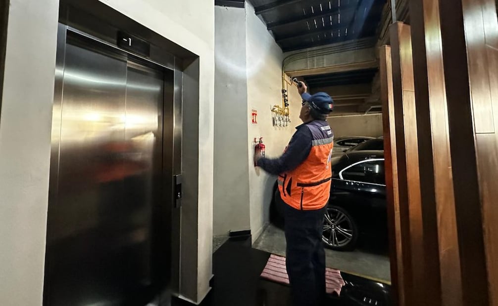 Alcaldía Benito Juárez realiza 44 revisiones de inmuebles tras sismo en Guerrero.
Foto: Especial.