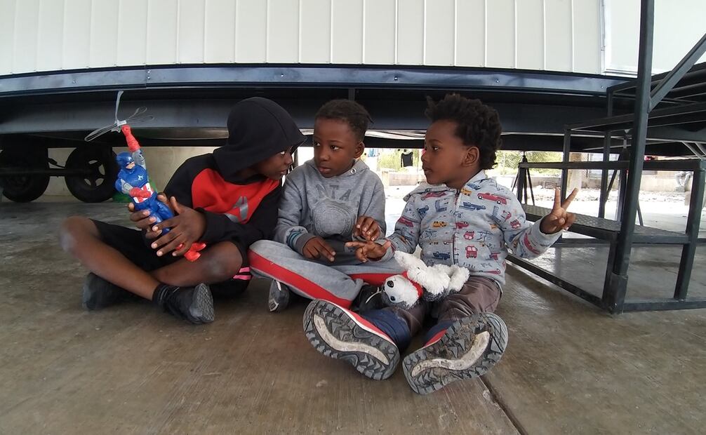 A Blas le gustaría recibir un auto de control remoto, a David un Play Station y a Karim, una bicicleta. Foto. Sandra Tovar / EL UNIVERSAL