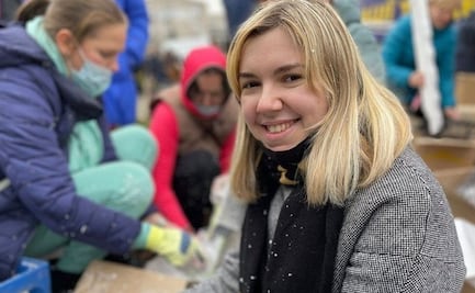 "Nunca pensé que haría bombas molotov el fin de semana", dice profesora ucraniana
