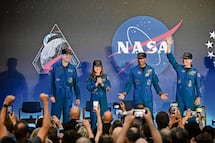 “Planeta Tierra, ustedes son la tripulación”: Christina Koch, la primera mujer astronauta en sobrevolar la Luna