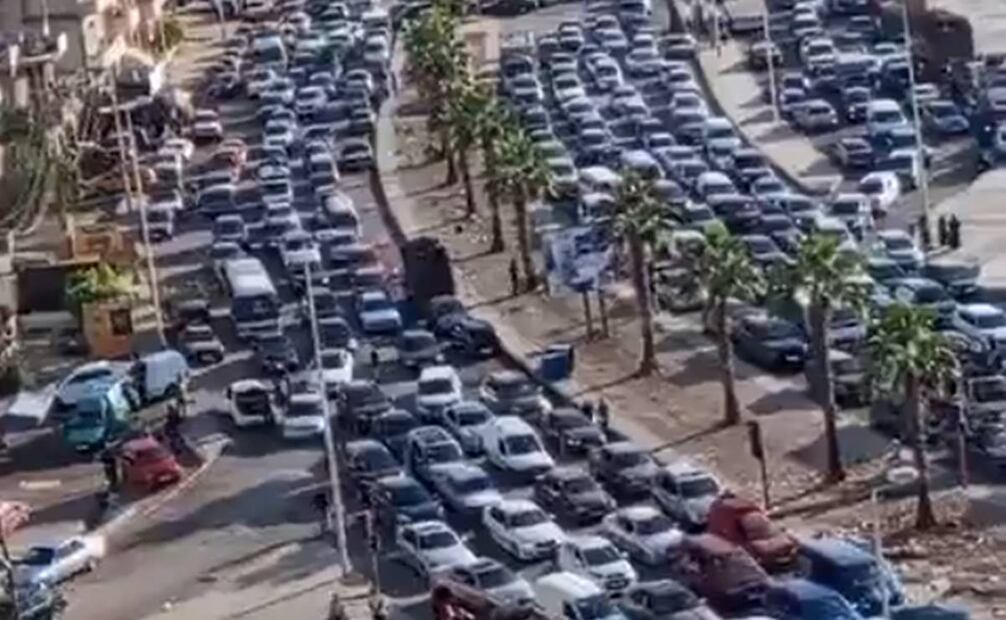 El Gobierno libanés pidió hoy cooperar con la sociedad civil libanesa para hacer frente a la crisis masiva de desplazamiento provocada por los bombardeos de Israel. Foto: X @AlertaNews24