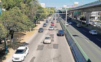 Tlalnepantla opta por bacheo en Periférico Norte