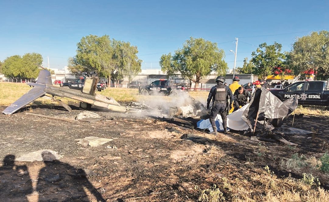 La caída de la aeronave ocurrió poco antes de las 8:00 horas de ayer. El desplome dejó cinco personas fallecidas; primeras investigaciones descartan ataque. Foto: ESPECIAL