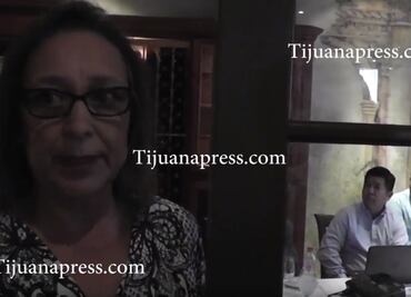 Dan sobres con dinero a reporteros en reunión de diplomáticos en Tijuana