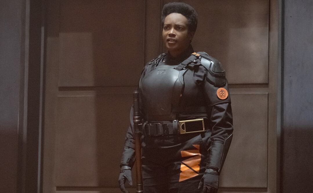 Wunmi interpreta a la Cazadora B-15, encargada de mantener el orden del mundo. Fotos: MARVEL STUDIOS /DISNEY