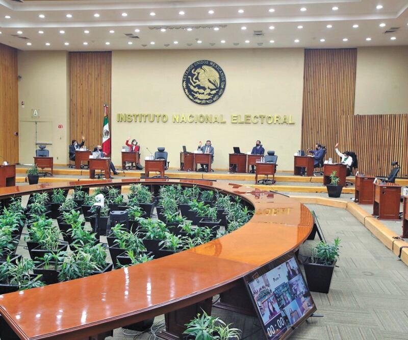 El INE ordena a partidos que postulen a por lo menos 7 mujeres como candidatas a gobernadoras. Foto: ARCHIVO EL UNIVERSAL