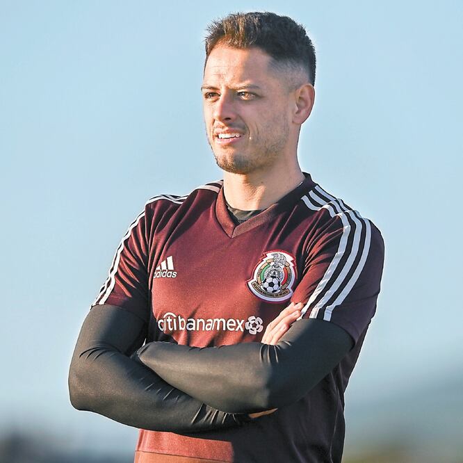 Chicharito es el hombre de mayor jerarquía con que cuenta el DT. IMAGO7 