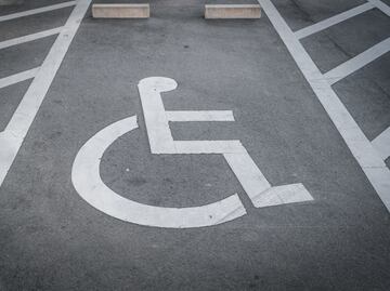 De cuánto es la multa por estacionarte en cajones para discapacitados