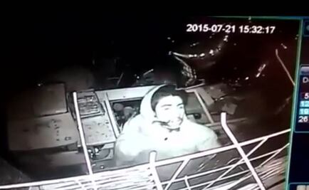 Captan a sujetos robando papelería en Coacalco