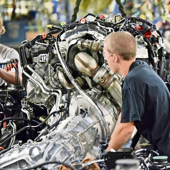 Desarrollo. Las armadoras también pueden establecer más centros de investigación y desarrollo ahora que la regla de origen ofrecerá créditos. Foto: ARCHIVO EL UNIVERSAL