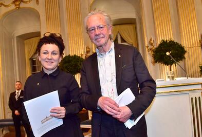 Tokarczuk y Handke, dos discursos del Nobel unidos por la figura materna