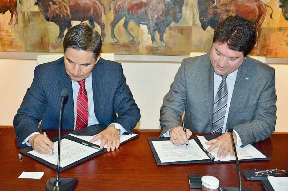 Alumnos capacitados. La CMIC y el TecNM firmaron un convenio para capacitar a estudiantes durante el servicio social. (TOMADA DE TWITTER)