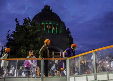 Registran visita de 300 mil personas a pista de hielo en Monumento a la Revolución
