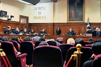 Ordena SCJN trato igual para mexicanos por nacimiento y naturalizados 