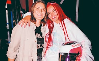 Karol G, inspiración y ángel de la guarda de la piloto Tatiana Calderón  