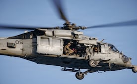 Trump anuncia represalias contra Irán por derribar helicóptero de EU; la aeronave cayó cerca de la costa de Omán