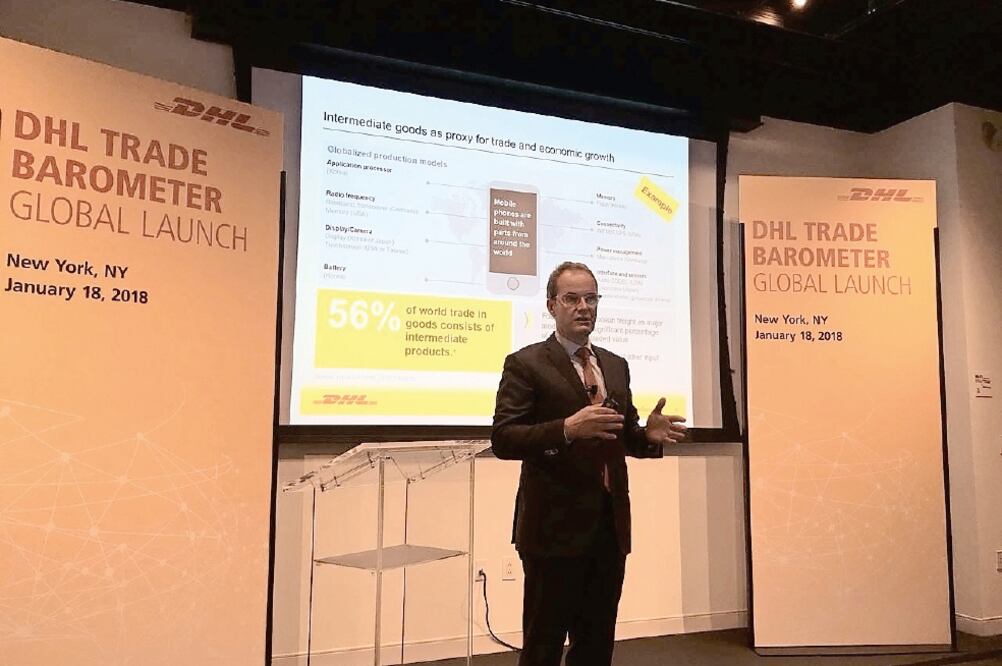 Tim Scharwath, director general de DHL Global Forwarding, fue el encargado de presentar el Barómetro de Comercio Mundial (MIGUEL PALLARES. EL UNIVERSAL)