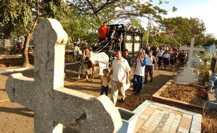 ¡A dormir con los muertos!