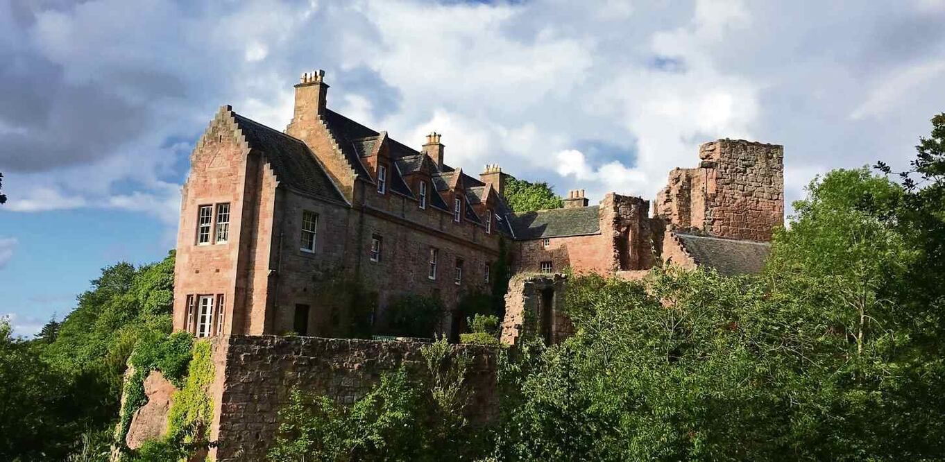 El Castillo Hawthornden fue construido en el siglo XV y hoy es la residencia para que escritores de todo el mundo generen obra./ Hawthornden Foundation