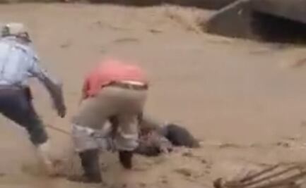 Rescate "vaquero" en Sonora: “lazan” a hombre arrastrado por fuerte corriente en río