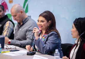 Clara Brugada lanza línea "Vida Plena, Corazón Contento" en CDMX; atenderá crisis emocionales y prevención del suicidio
