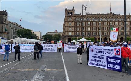 Cooperativistas de Cruz Azul, marchan en apoyo a Billy Álvarez frente a Palacio Nacional