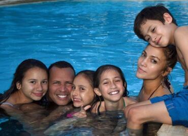 Jennifer Lopez comparte foto en familia con Alex Rodríguez