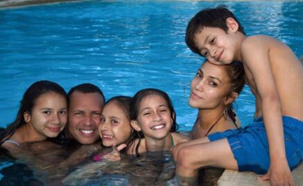 Jennifer Lopez comparte foto en familia con Alex Rodríguez