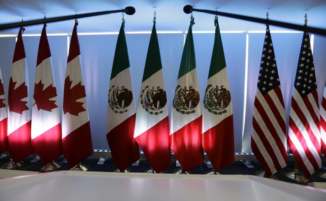 Las banderas de Canadá, México y los Estados Unidos - Foto: Marco Ugarte/AP