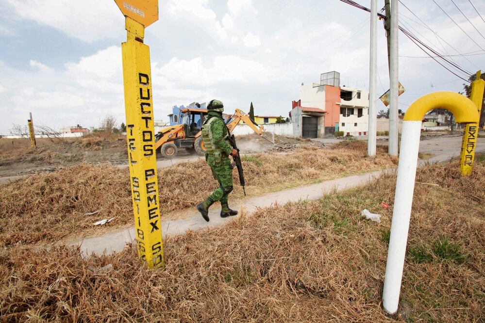 La extracción y venta ilegal de combustible es uno de los fenómenos que más preocupan a los participantes del mercado. Foto: Archivo / El Universal