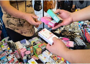 Diputado de Morena busca prohibir uso de vapeadores en CDMX; propone reformar Artículo 9 de la Constitución capitalina