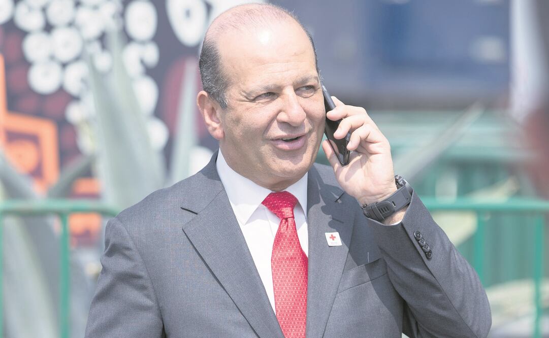 Slim se deslinda de campaña anti AMLO