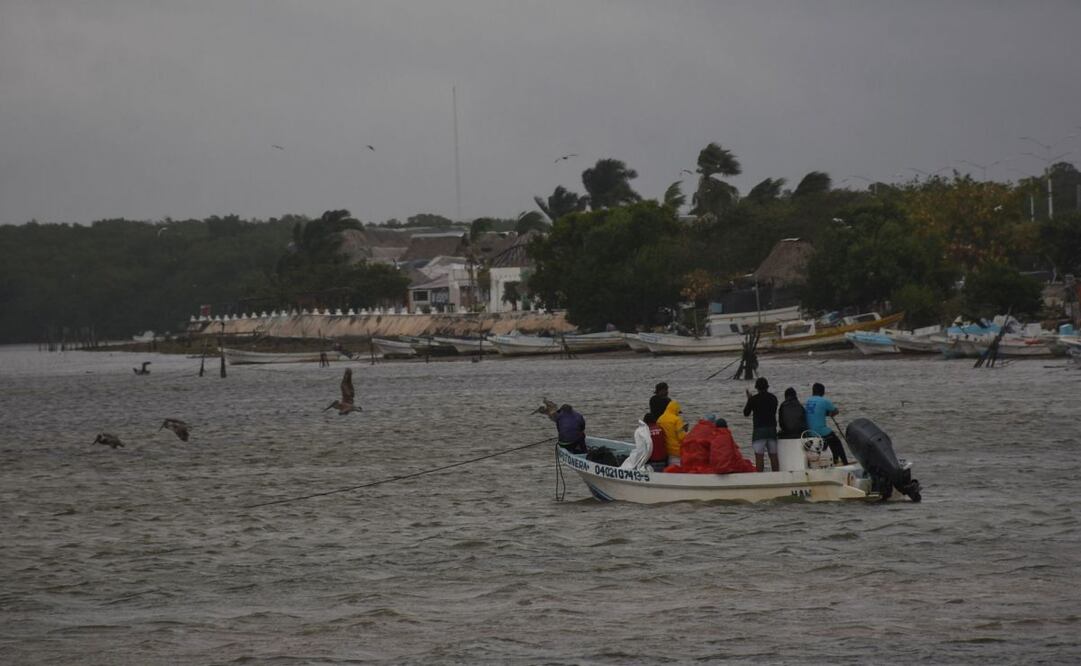 La Administración Portuaria Integral de Campeche reporta al año más de 18 mil movimientos de barcos, por lo que su crecimiento es necesario, señalaron los funcionarios en conferencia. Foto: Cuartoscuro/Archivo