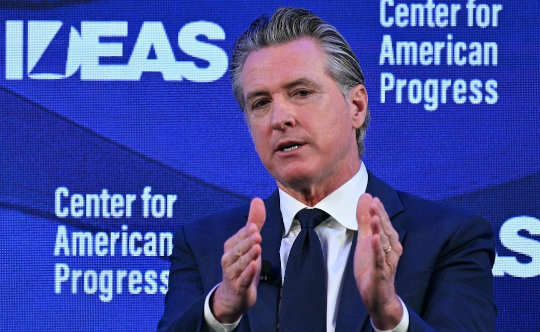El gobernador de California, Gavin Newsom, pide evitar estaciones Chevron por altos precios de gasolina. (21/05/26) Foto: AFP