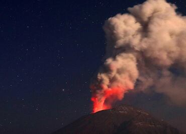 Volcán Popocatépetl registra emisión de ceniza y gases
