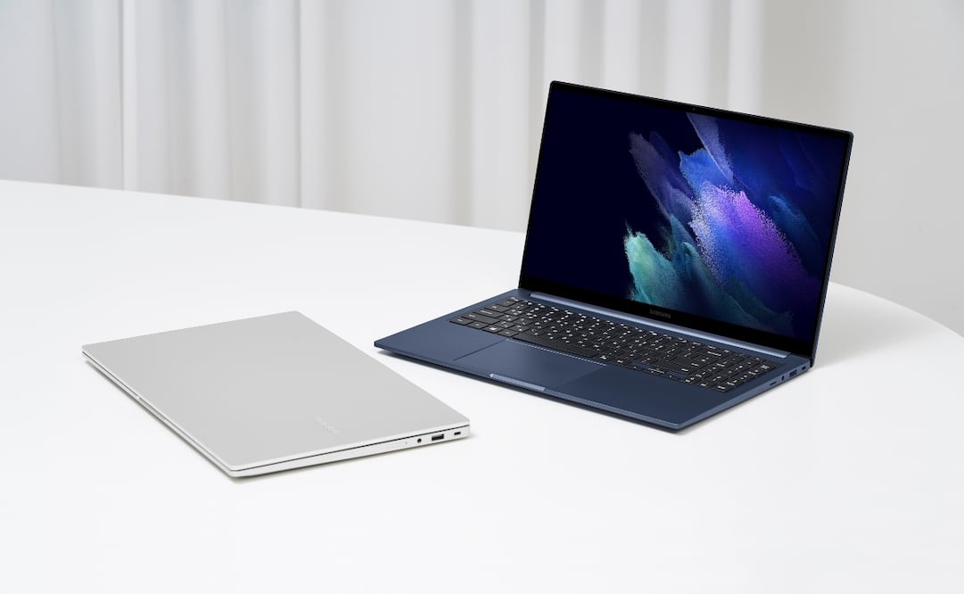 La computadora Galaxy Book tiene una pantalla de 15.6 pulgadas.