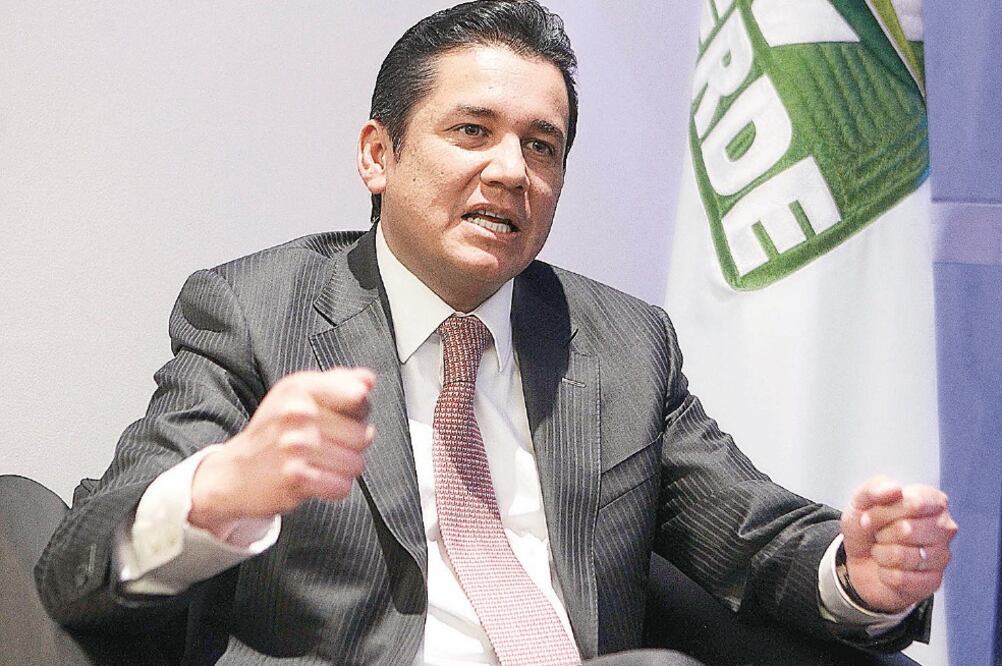 El nuevo vocero del Verde, Carlos Puente, destacó que respaldarán las decisiones del presidente Enrique Peña Nieto (ARCHIVO EL UNIVERSAL)
