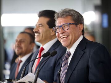 Monreal dice que en diciembre define si se va de Morena; "diciembre me gustó pa que te vayas", canta