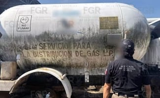 Fiscalía decomisa 16 mil litros de combustible en Cárdenas, Tabasco; asegura dos pipas