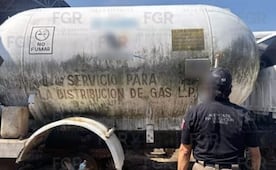 Fiscalía decomisa 16 mil litros de combustible en Cárdenas, Tabasco; asegura dos pipas