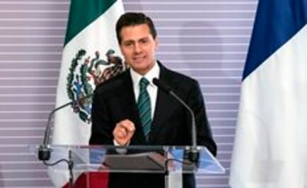 EPN recibe la Medalla de La Soborna
