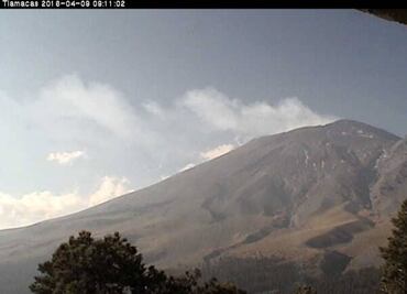 Popocatépetl spews 215 low-intensity exhalations