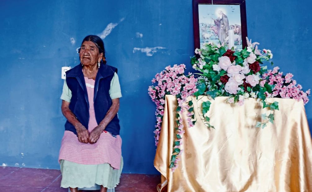 Hermelinda Navarro Méndez, de 100 años, es una de las últimas hablantes del zapoteco de San Antonio de la Cal, Oaxaca. Foto: Juana García / EL UNIVERSAL