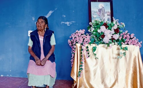 Hermelinda Navarro Méndez, de 100 años, es una de las últimas hablantes del zapoteco de San Antonio de la Cal, Oaxaca. Foto: Juana García / EL UNIVERSAL