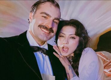 Mon Laferte divide opiniones por video musical en el que "disfruta" del sexo oral