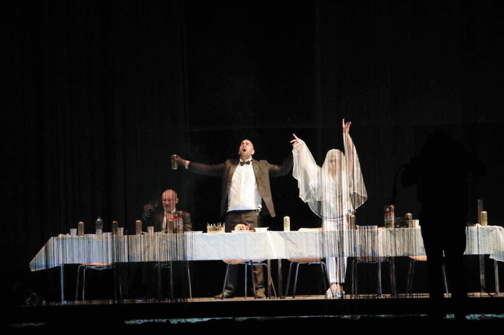 Ayer por la noche hubo un ensayo general de Hamlet con la versión de Ostermeier, la cual lleva más de 10 años llenando teatros alrededor de todo el mundo. Foto: IVÁN STEPHENS. EL UNIVERSAL