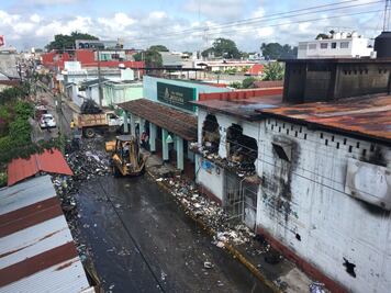 Incendio consume toneladas de medicamentos en bodega en Oaxaca
