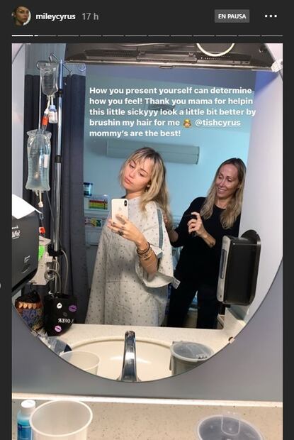 Miley Cyrus es hospitalizada y Cody Simpson le lleva serenata