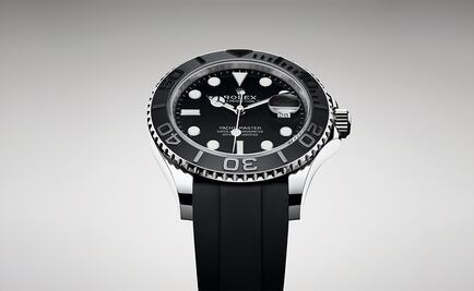 Navegante “all dark” en alta mar