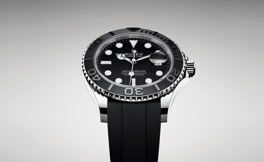 El nuevo navegante monta el calibre 3235 por primera vez. Un movimiento automático con escape Chronergy fabricado en níquel-fósforo.